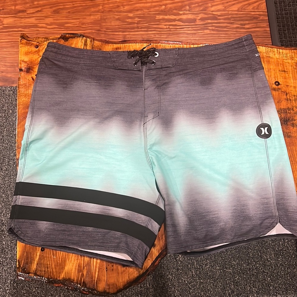 Hurley board shorts size 38